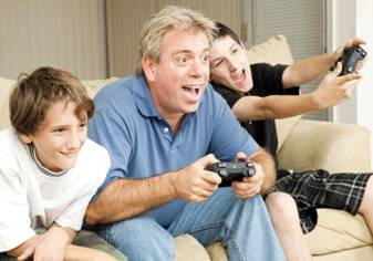 رغم مخاطرها.. 5 فوائد للمشاركة العائلية في ألعاب الفيديو