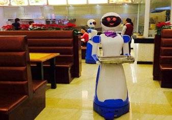 بعد كورونا روبوتات تقدم الطلبات في المطاعم