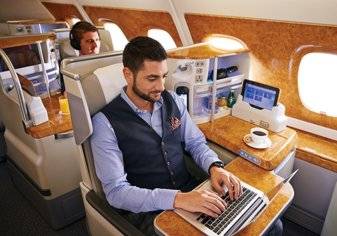1500 طريقة لكسب الأميال عبر طيران الإمارات