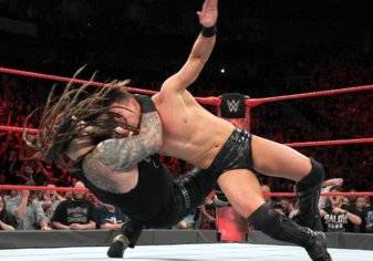 براي وايت ضد سترومان لتحديد بطل ال WWE