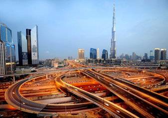 الإمارات تتفوق على استراليا وسنغافورة في مشاريع البنية التحتية
