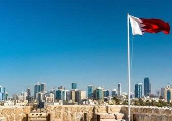 البحرين تسدد فواتير مواطنيها وتوجه رسالة للبنوك