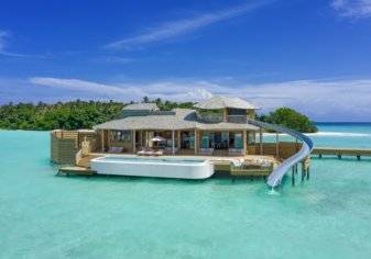 لسياحة استثنائية.. المالديف تحتضن أكبر الفلل المائية في العالم