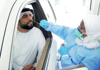 الإمارات: عدد فحوصات كورونا يتخطى عدد سكانها