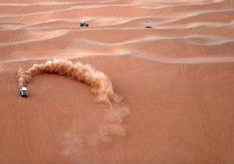 في أبوظبي "تل مرعب" أسطورة تتحدى رمال الصحراء ( صور)