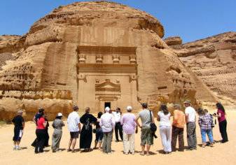 لعشاق المواقع الأثرية.. إليك أجندة فعاليات محافظة العلا السعودية