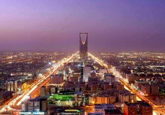 ما شروط الاستفادة من إلغاء نظام الكفيل في السعودية؟