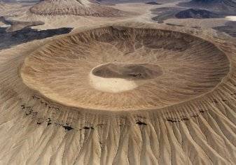 بالصور: السياحة فوق الحمم البركانية بالسعودية