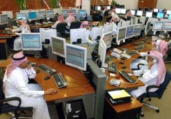 السعودية توفر 10 آلاف وظيفة إدارية لمواطنيها