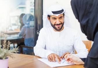 كم تنفق الإمارات سنوياً على الشباب المقبلين على الزواج؟