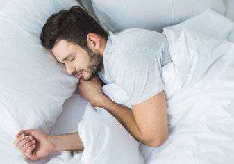 النوم في السرير لوحدك.. 5 فوائد ستدهشك!