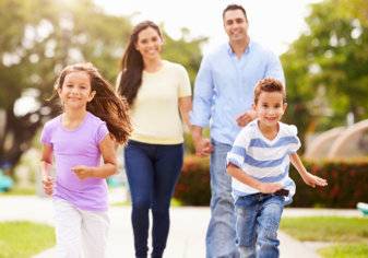 5 تصرفات تجعل الأهل أوّل المتنمرين على أطفالهم