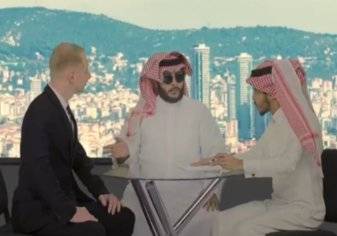 شاهد.. خالد الفراج يقلد تركي آل الشيخ في أول حلقات "ستوديو 21"