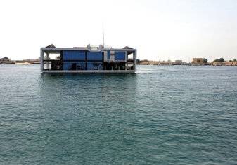 أول بيت عائم ومتحرك في العالم أصبح واقعاً في الإمارات