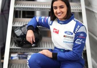 تعرف إلى أول سعودية تشارك في "فورمولا 3"