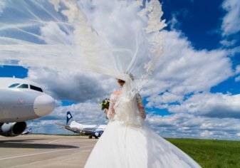 شركة طيران تقدم خدمة "حفلات الزفاف" على متن طائرة