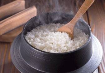 طريقة شائعة في طهي الأرز تسبب السرطان.. احذرها