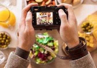 دراسة: مشاركة صور الطعام على السوشيال يزيد من محيط الخصر