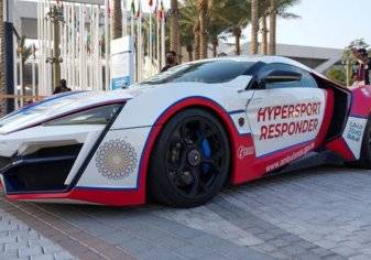 "إسعاف دبي" يوظف أسرع وأغلى سيارة في العالم (صور)