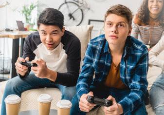 فوائد لا تخطر على البال لألعاب الفيديو على المراهقين.. تعرف عليها