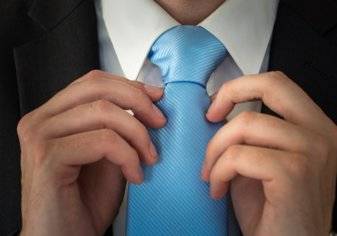 كيفية ربط ربطة العنق في خطوات سهلة