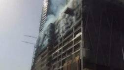 حريق ضخم في برج قرب "دبي مول"