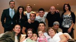 cristiano-ronaldo-family-3.jpg