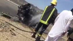 انشطار سيارة تويوتا إلى نصفين بسبب حادث مروع في الباحة