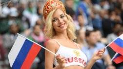 girls-in-the-2018-World-Cup-1-678x381.jpg
