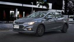 2019-Chevrolet-Cruze-Sedan-Black-Bow-Tie-Edition-Brazil-exterior-001-720x475.jpg