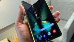 147776-phones-review-hands-on-galaxy-fold-review-image1-njrtp2eeuj.jpg