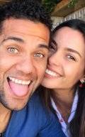 422A954200000578-4679186-Sanz_regularly_posts_photos_of_her_and_Alves_together_the_pair_s-a-26_1499599337048.jpg