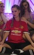 Victoria-Bonya-centre-wears-a-Man-United-kit-for-Halloween-amid-rumours-she-is-Marouane-Fellainis-girlfriend.jpg