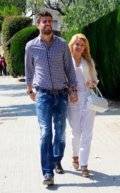 Shakira-and-boyfriend-Gerard-Pique-in-Barcelona-Spain.jpg