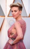 Scarlett-Johansson-at-Oscars-2017-in-Hollywood.jpg