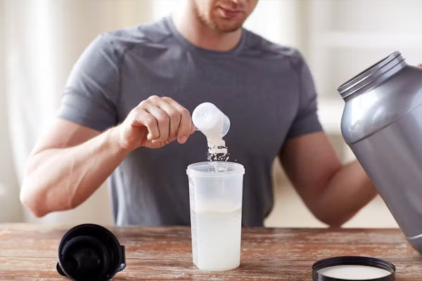 ما هي كمية البروتين التي عليك تناولها من أجل بدء بناء العضلات ؟