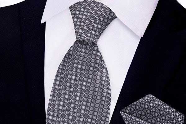 ربطة العنق الكلاسيكية - Standard Necktie