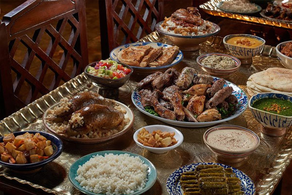 دليل الأكلات الشعبية في الدول العربية على مائدة إفطار شهر رمضان