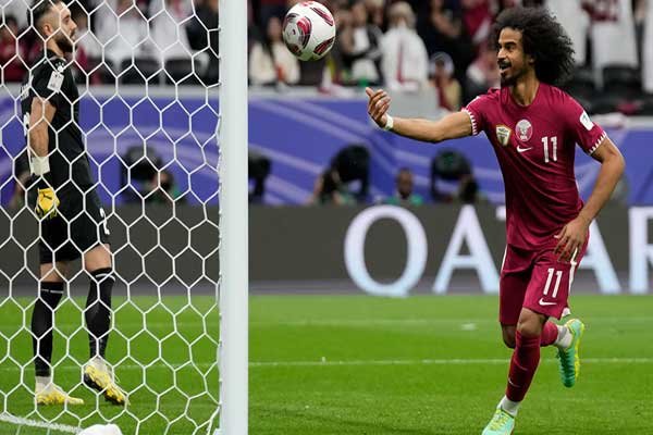 عفيف يسجل ثلاثية من ركلات الجزاء وتقود قطر للفوز على الأردن وتحتفظ بلقب كأس آسيا