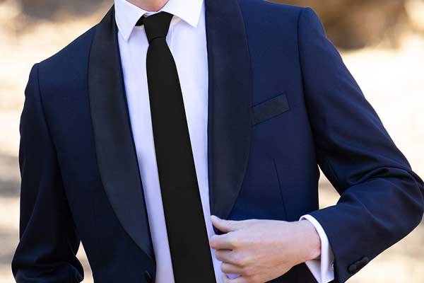   ربطة العنق الرفيعة – Slim Tie