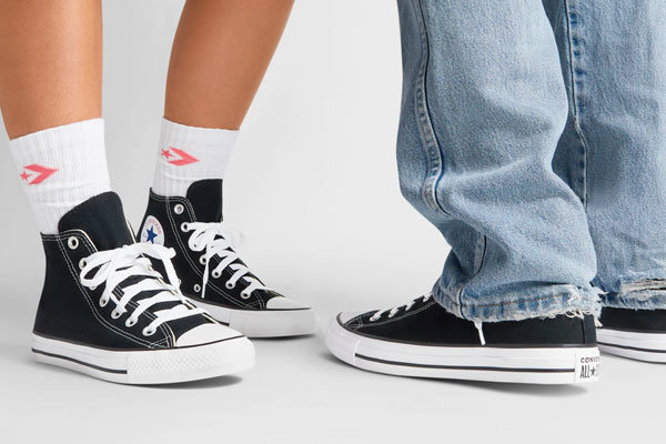 كيفية ارتداء أحذية كونفيرس - Converse