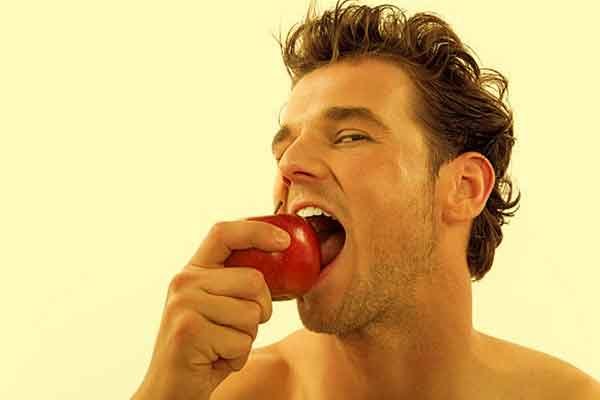 تناول تفاحة واحدة في اليوم على أقل تقدير