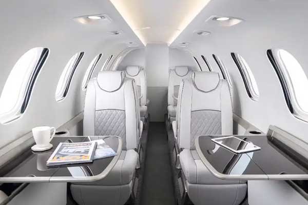 المقاعد الداخلية لطائرة HondaJet Echelon