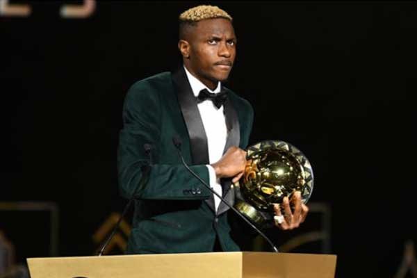 جائزة أفضل لاعب إفريقي: النيجيري فيكتور أوسيمين