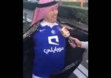 بالفيديو...مشجع ياباني للفريق الهلال السعودي يشعل مواقع التواصل