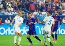 لماذا سيقام كلاسيكو ريال مدريد وبرشلونة الثالثة عصراً؟