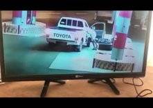 لحظة اختطاف عامل بسيارة من داخل محطة وقود في السعودية (فيديو)