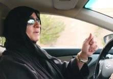 سهيلة.. أول سائقة سعودية في شركة "كريم" بالمنطقة الشرقية