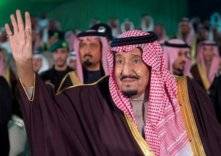 العاهل السعودي يدشن مئات المشاريع في تبوك