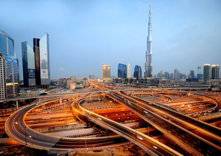 الإمارات تتفوق على استراليا وسنغافورة في مشاريع البنية التحتية
